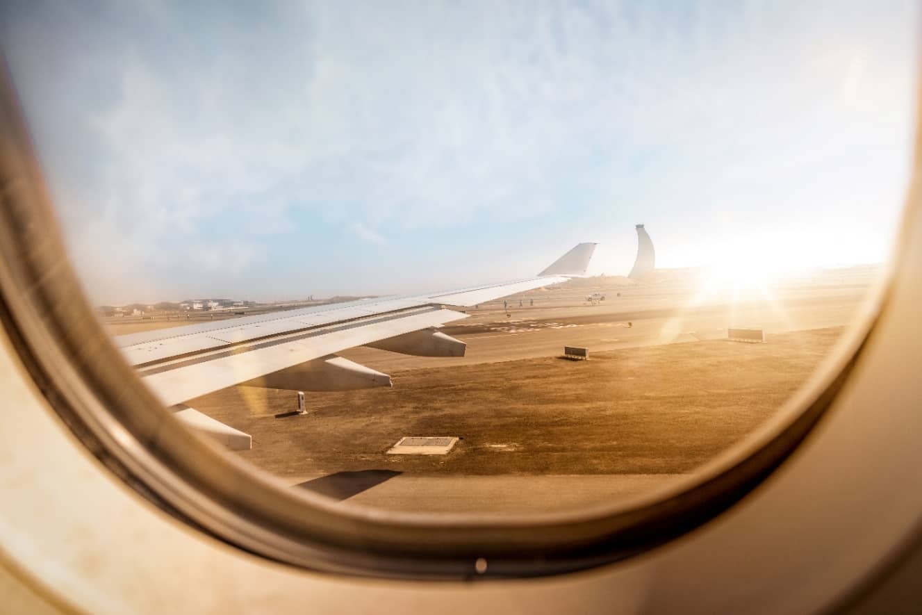 Why Do Airplanes Go Around? The Definitive Guide to Why Planes Circle